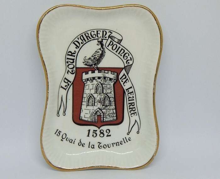 UNDER R100 - Vintage porcelain pin tray / dish - France