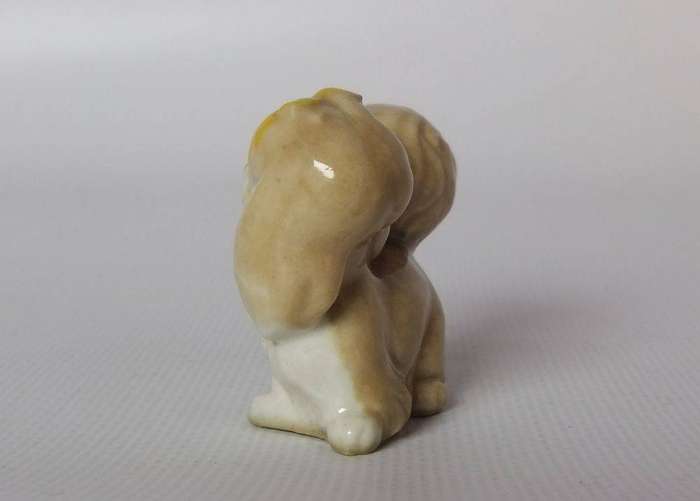 UNDER R100 - Collectable - A vintage Wade "Peg" character whimsey from Lady & The Tramp