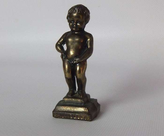 UNDER R100 - Collectable - A vintage metal Brussels boy figure
