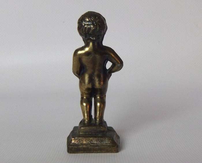 UNDER R100 - Collectable - A vintage metal Brussels boy figure
