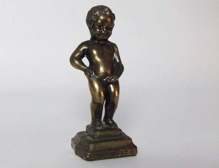 UNDER R100 - Collectable - A vintage metal Brussels boy figure