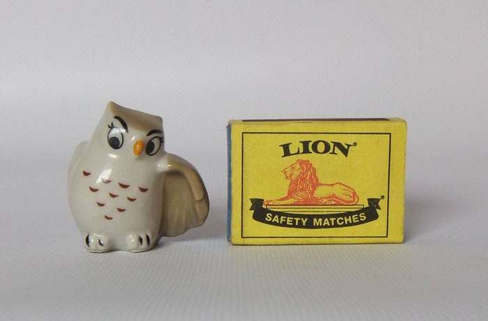 UNDER R100 - Collectable - A vintage Wade porcelain owl whimsey