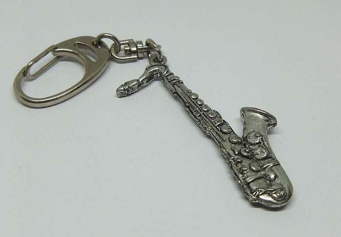 UNDER R100 - Collectable - Solid metal Saxophone keyring