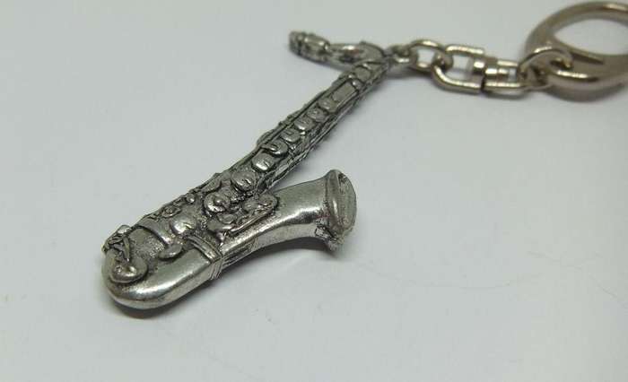 UNDER R100 - Collectable - Solid metal Saxophone keyring