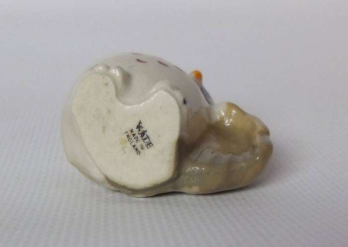 UNDER R100 - Collectable - A vintage Wade porcelain owl whimsey