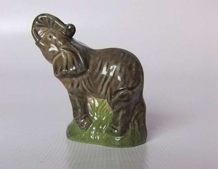 UNDER R100 - Collectable - A vintage Wade porcelain elephant whimsey