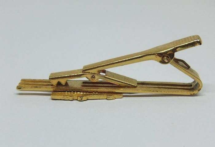 UNDER R100 - Collectable - Vintage tie pin - London bus