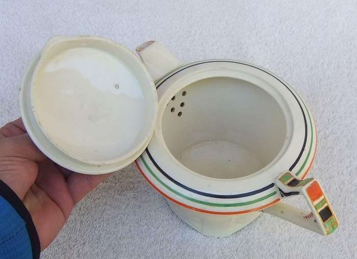 An Art Deco period hand painted teapot by Alfred Meakin England