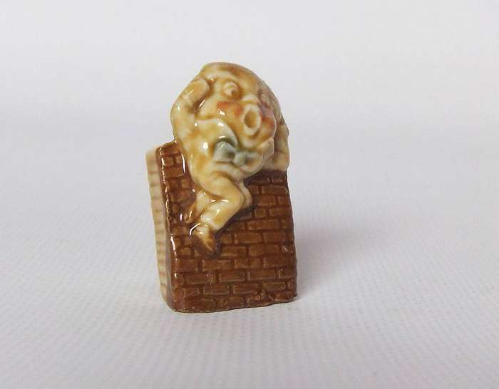 UNDER R100 - Collectable - A vintage Wade porcelain Humpty Dumpty whimsey