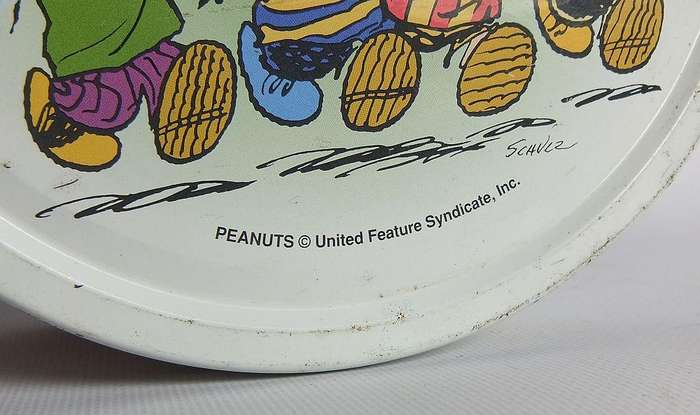 UNDER R100 - Vintage tin - Peanuts cookies