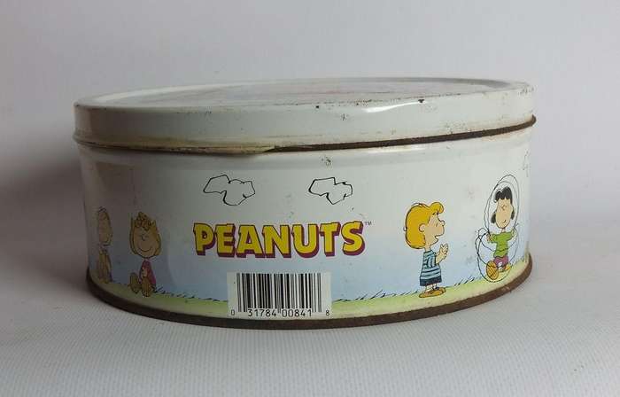 UNDER R100 - Vintage tin - Peanuts cookies