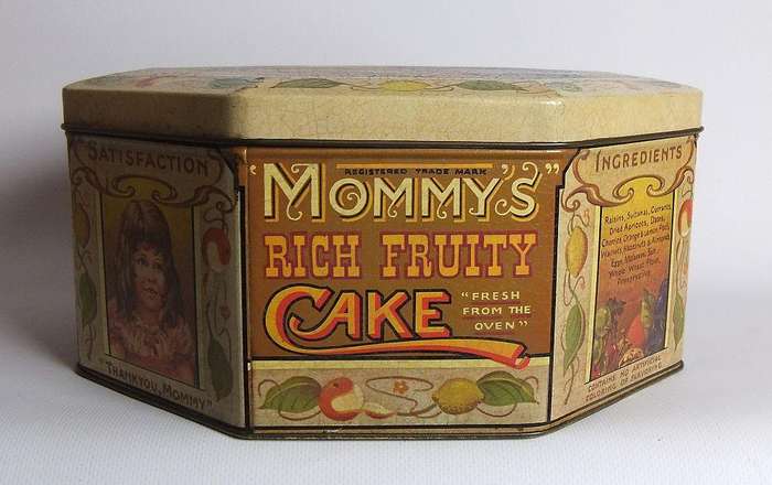 UNDER R100 - Vintage tin - Fruit cake