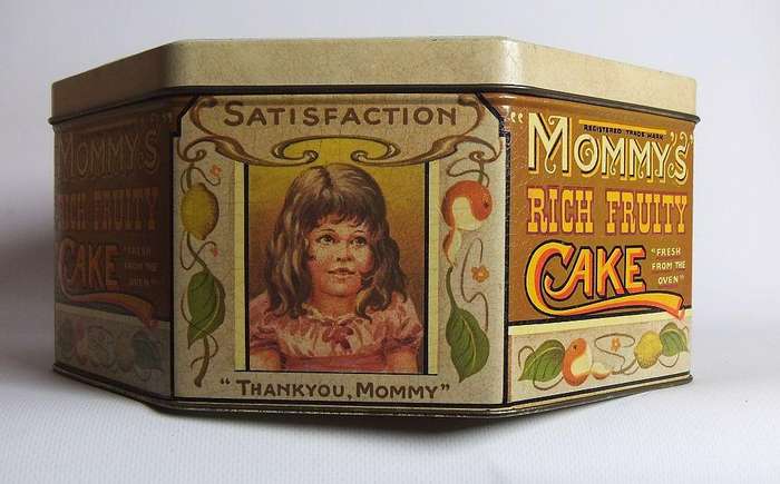 UNDER R100 - Vintage tin - Fruit cake