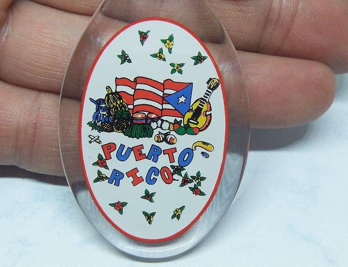 UNDER R100 - Vintage Keyring - Puerto Rico
