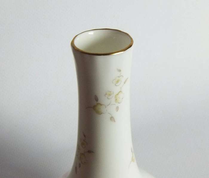 A vintage 1985 Royal Doulton posy vase in the Mystic Dawn pattern