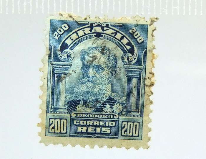 UNDER R100 -Antique / Vintage postage stamp - Brazil 200 Reis