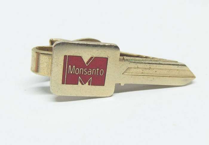UNDER R100 - Collectable - Vintage tie pin - Monsanto