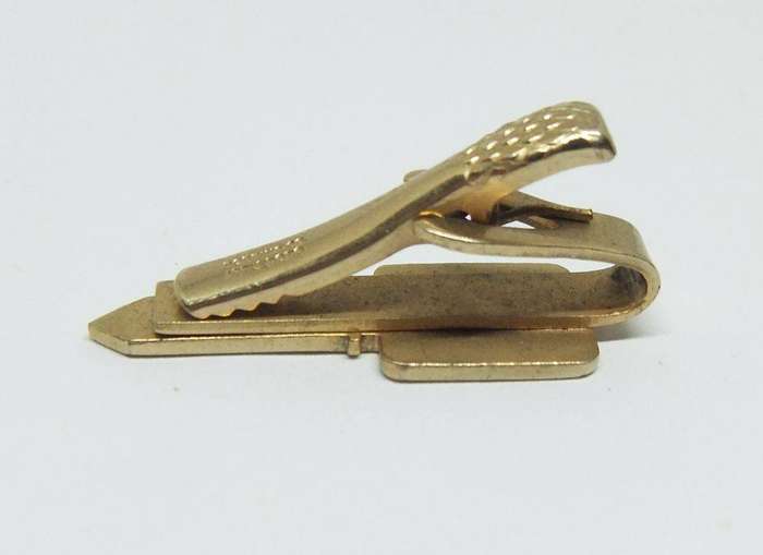 UNDER R100 - Collectable - Vintage tie pin - Monsanto