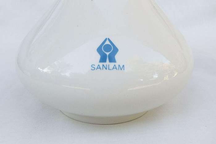 A 1983 commemorative decanter made for Western Province rugby by Drostdy pottery