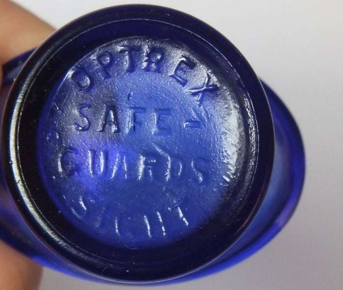 UNDER R100 - Collectable - A vintage blue glass eye bath by Optrex