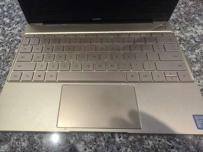 Huawei Matebook X | Core i7, 8GB Ram, 256GB SSD