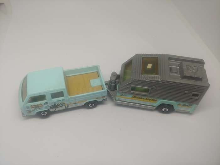 MATCHBOX VW TRANSPORTER CREW CAB AND CARAVAN