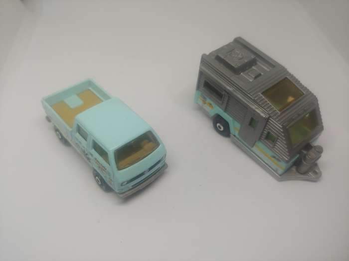 MATCHBOX VW TRANSPORTER CREW CAB AND CARAVAN