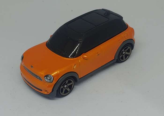 MATCHBOX MINI COOPER COUNTRYMAN