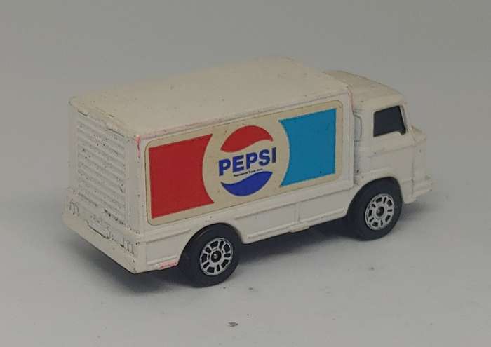 PEPSI LEYLAND TERRIER 1/64 CORGI JUNIORS