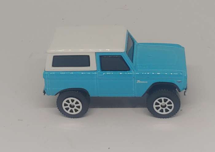 MAISTO 1966 FORD BRONCO 1/64