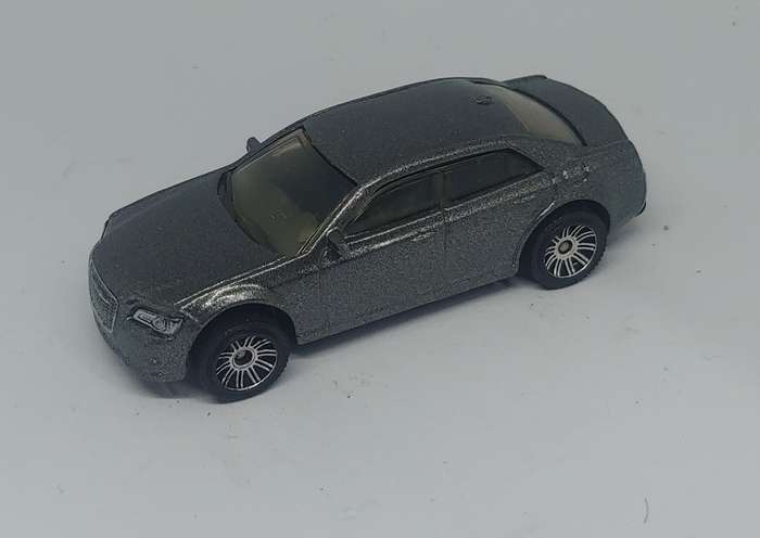 HOTWHEELS 2015 CHEYSLER 300 1/64