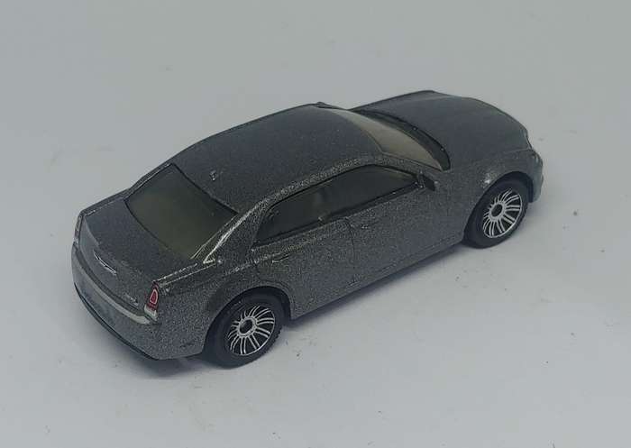 HOTWHEELS 2015 CHEYSLER 300 1/64