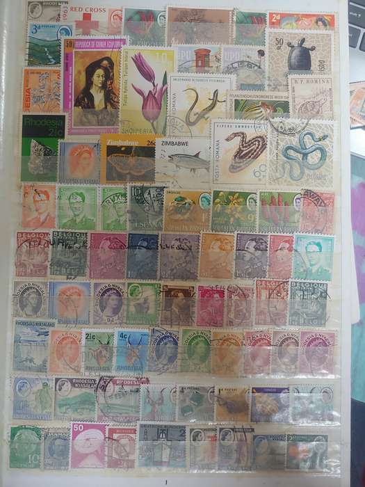 A4 DAVA ALBUM 16/32 PAGE MIXED WORLD NOT CHECKED SOME GREAT STAMPS