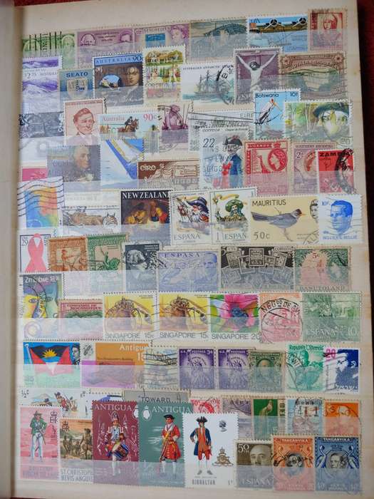 PRONTO A4 STOCKBOOK FULLY LOADED MIXED WORD STAMPS 16/32 PAGES NOT ALL SHOWN