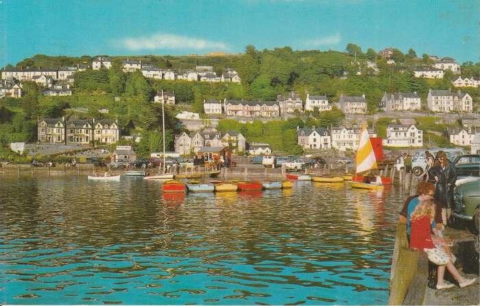 UN USED  VINTAGE POST CARD BOATING LAKE LOOE