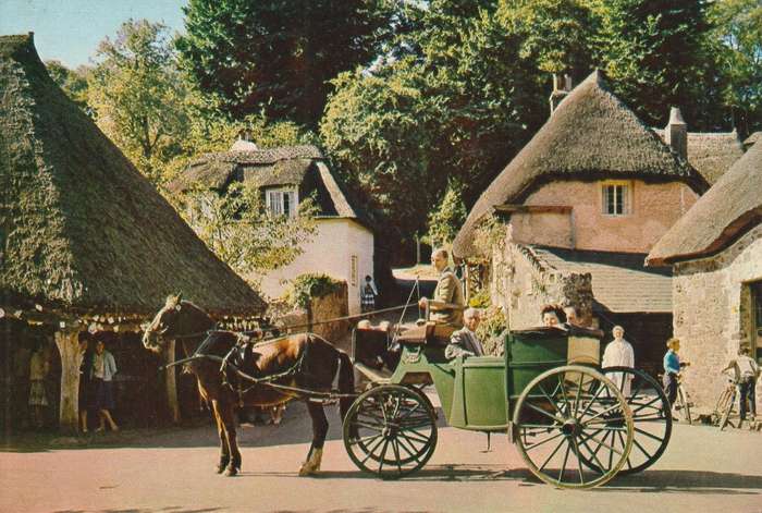 UN USED  VINTAGE POST CARD THE FORGE COCKINGTON DEVON