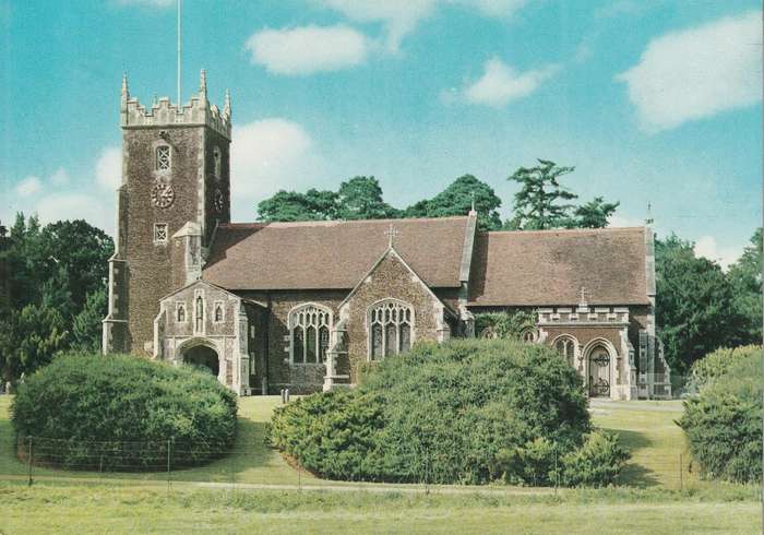 UN USED  VINTAGE POST CARD SANDRINGHAM CHURCH