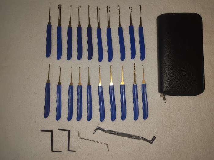 2 Lock Picking sets