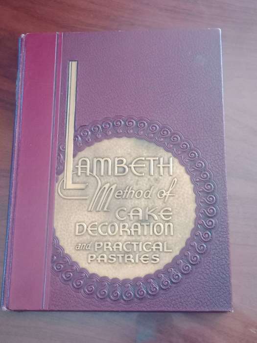 Lambeth method of cake decoration and practical pastries