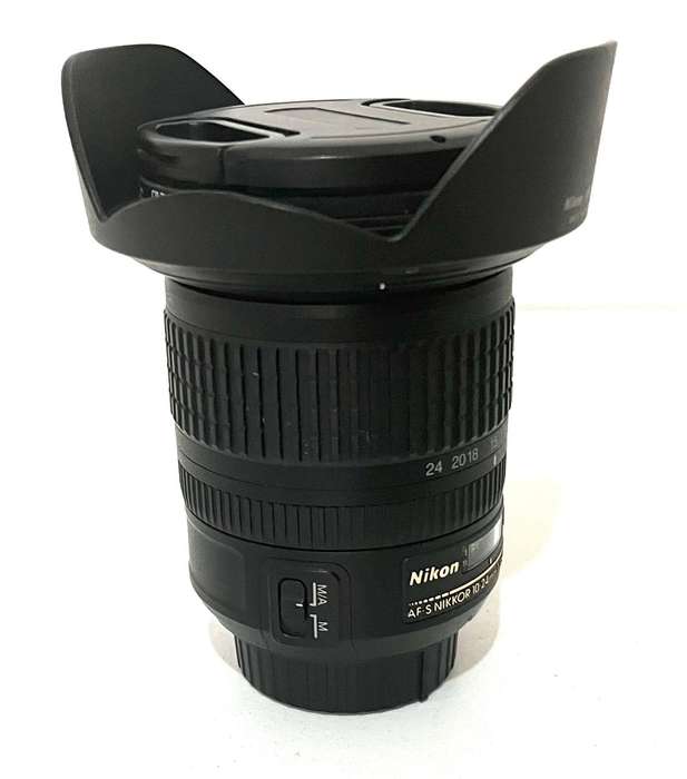Nikon Nikkor AF-S 10-24mm f/3.5-4.5 G ED DX Lens Excellent Condition