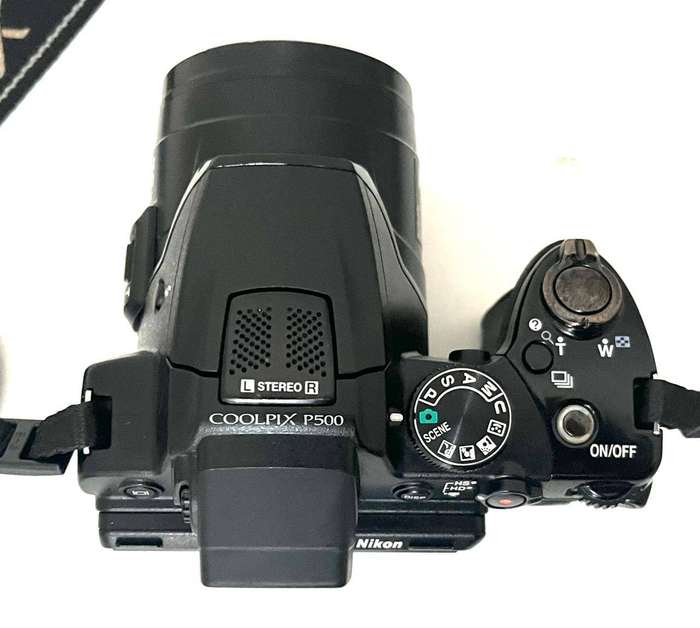 Nikon COOLPIX P500 12.1 CMOS 10 MP Digital Camera 36x Wide-Angle Optical Lens HD