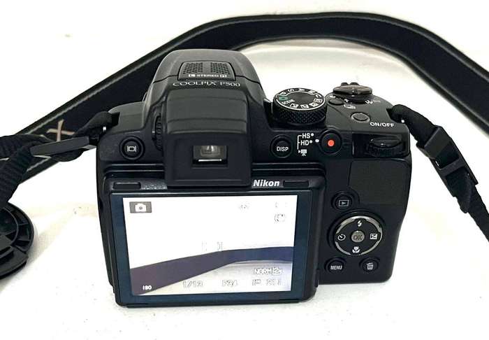 Nikon COOLPIX P500 12.1 CMOS 10 MP Digital Camera 36x Wide-Angle Optical Lens HD
