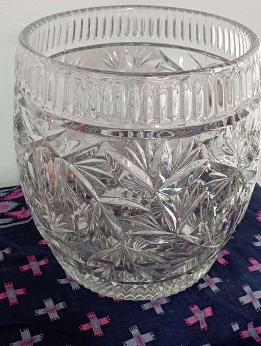 A beautiful Vintage.. heavy pressed glass Barrel Vase in great condition