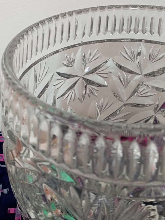 A beautiful Vintage.. heavy pressed glass Barrel Vase in great condition
