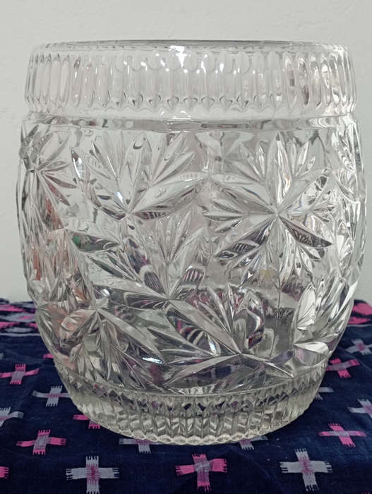 A beautiful Vintage.. heavy pressed glass Barrel Vase in great condition