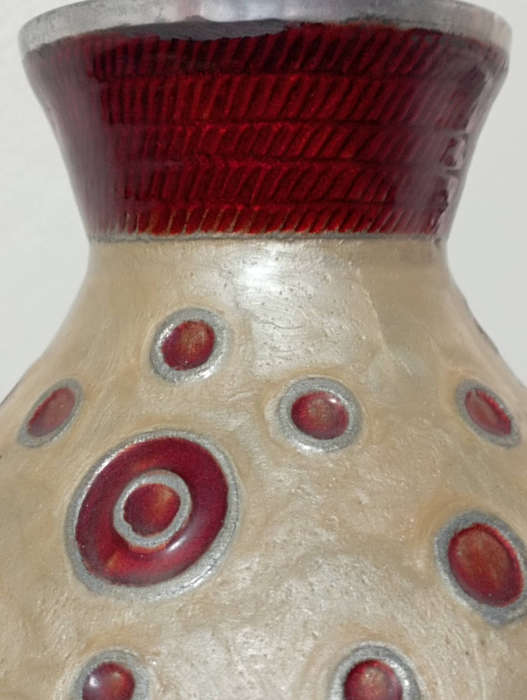Retro bulbous attractive metal aluminium vase