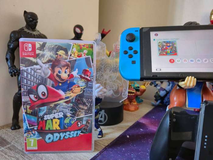 Nintendo Switch V1 HAC-001 Bundle (Pre-owned)