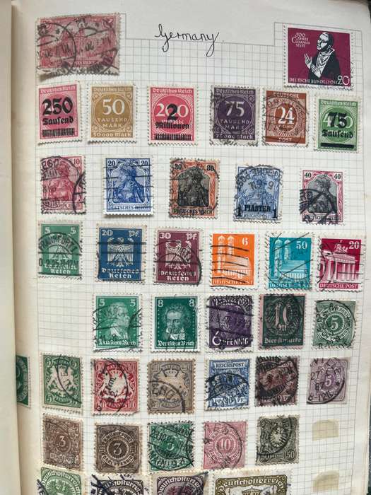 Worldwide Vintage Stamp Album   Countries Including Great Britain, Canada, Germany, France and more
