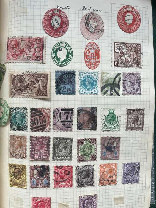 Worldwide Vintage Stamp Album   Countries Including Great Britain, Canada, Germany, France and more
