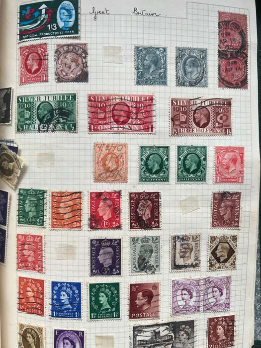 Worldwide Vintage Stamp Album   Countries Including Great Britain, Canada, Germany, France and more